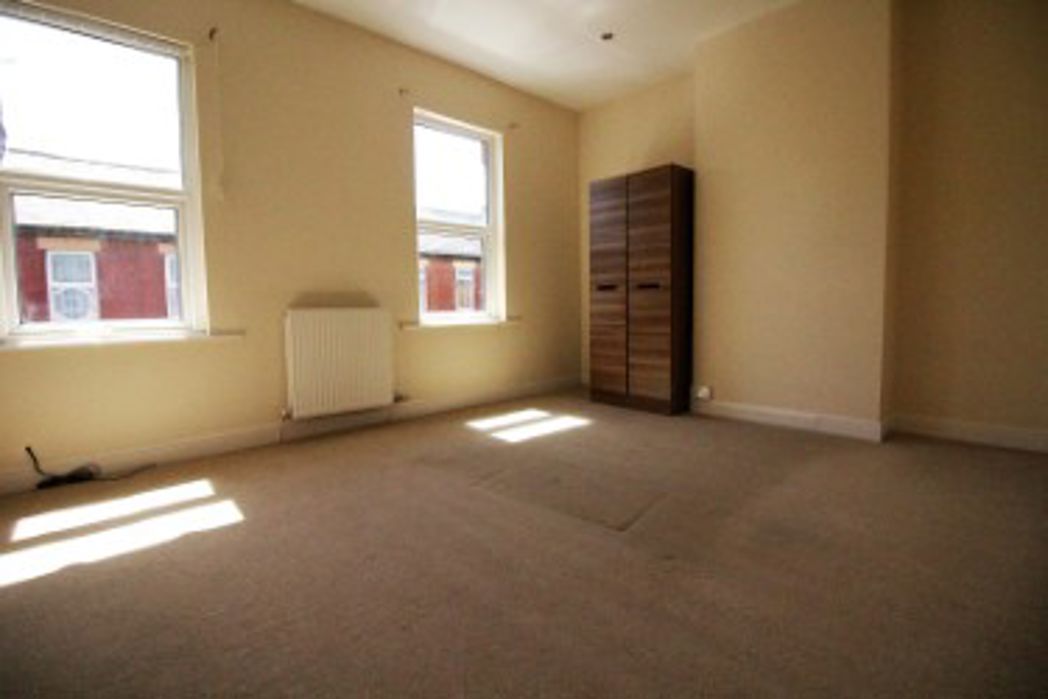 Property image 5 of 8