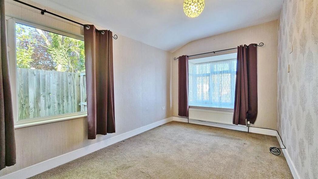 Property image 11 of 34