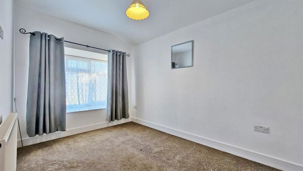 Property image 16 of 34