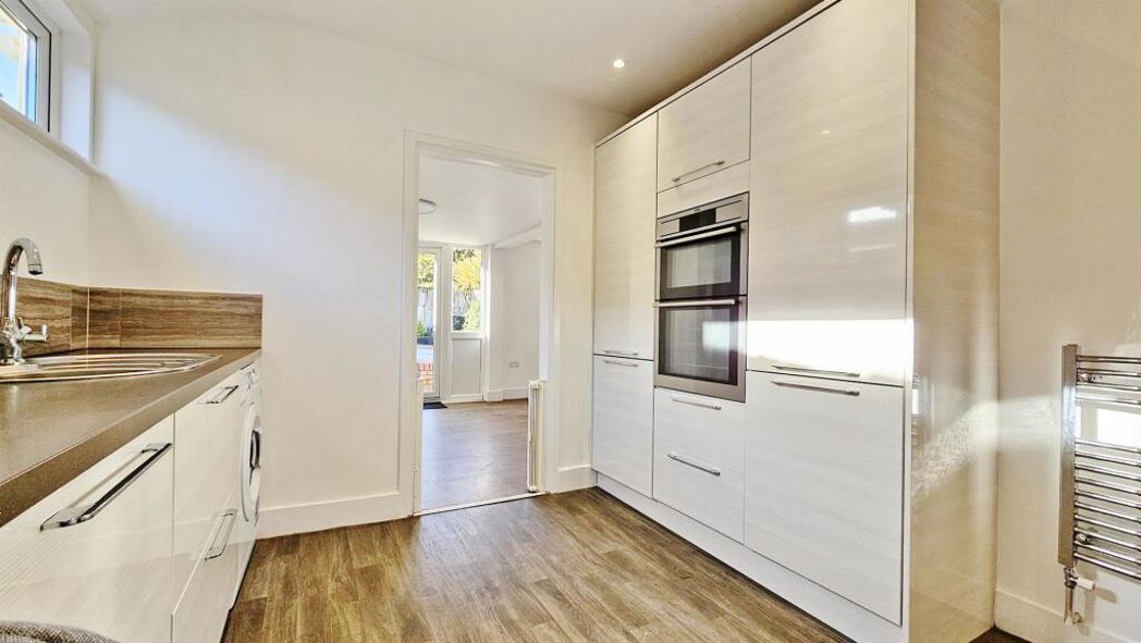 Property image 23 of 34