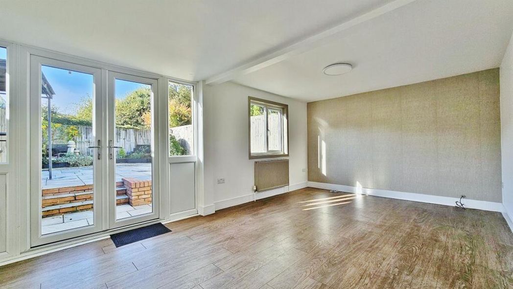 Property image 24 of 34
