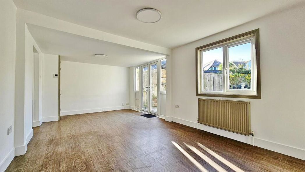 Property image 25 of 34