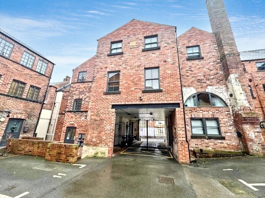 Property image 2 of 8