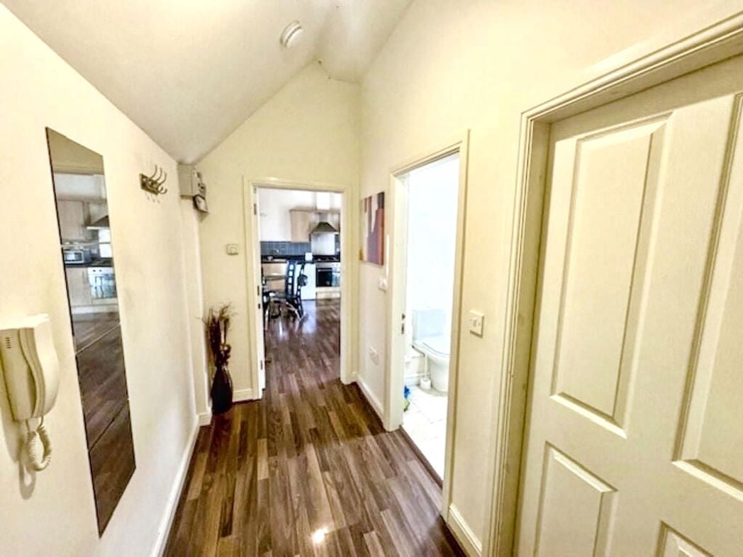 Property image 3 of 8