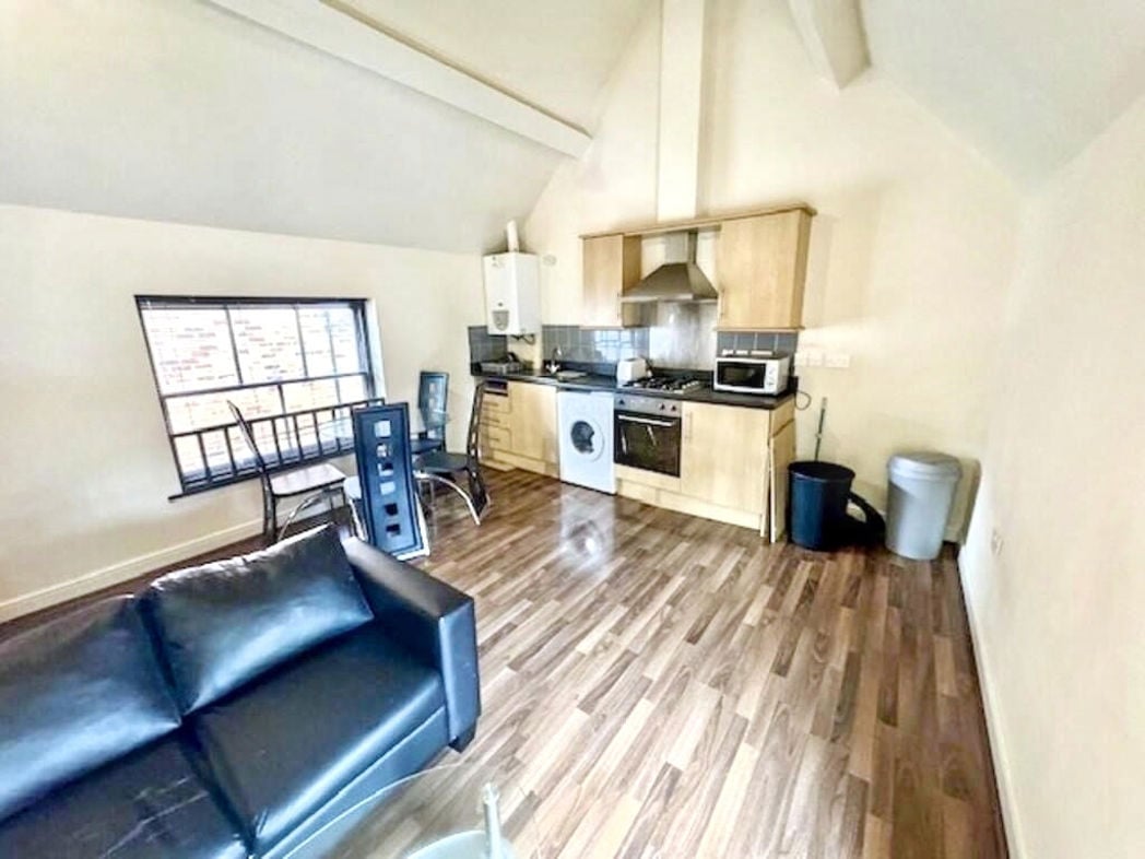 Property image 4 of 8