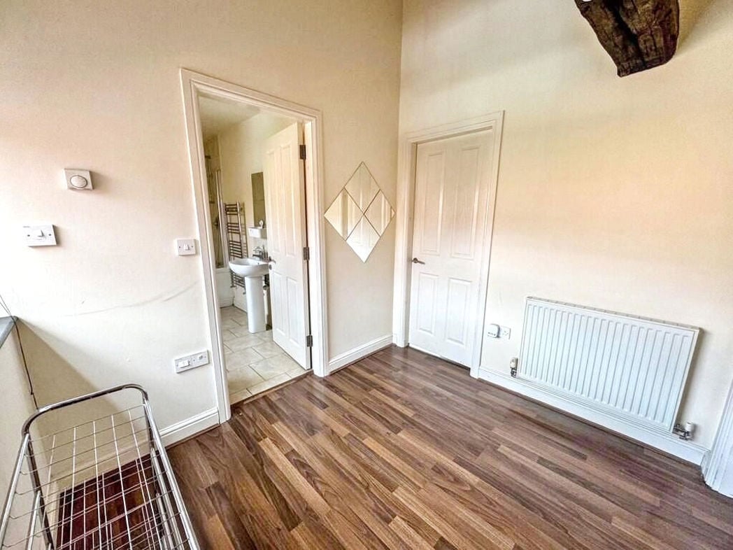 Property image 3 of 8