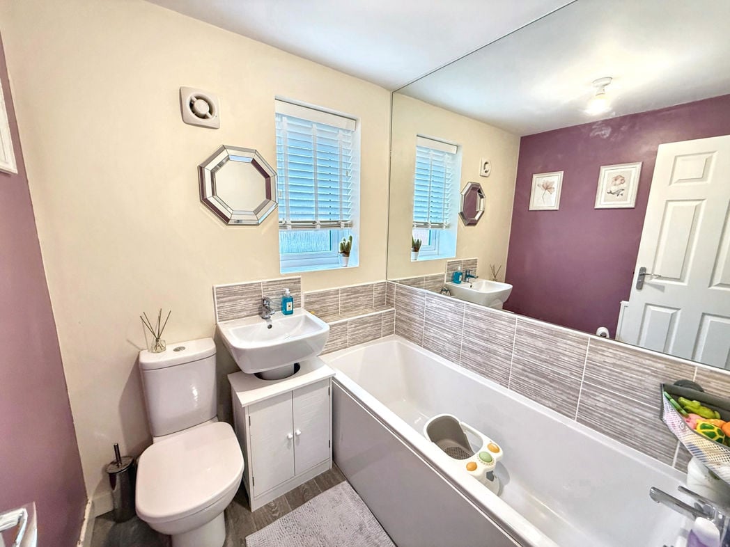 Property image 11 of 14
