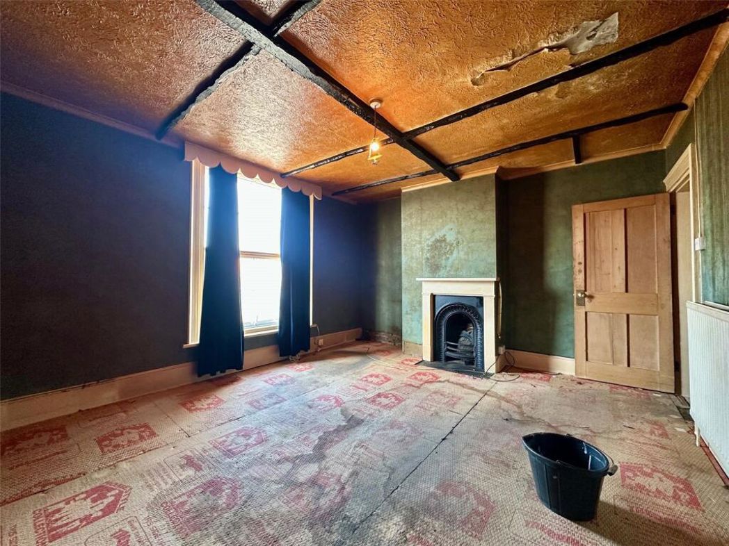 Property image 2 of 13
