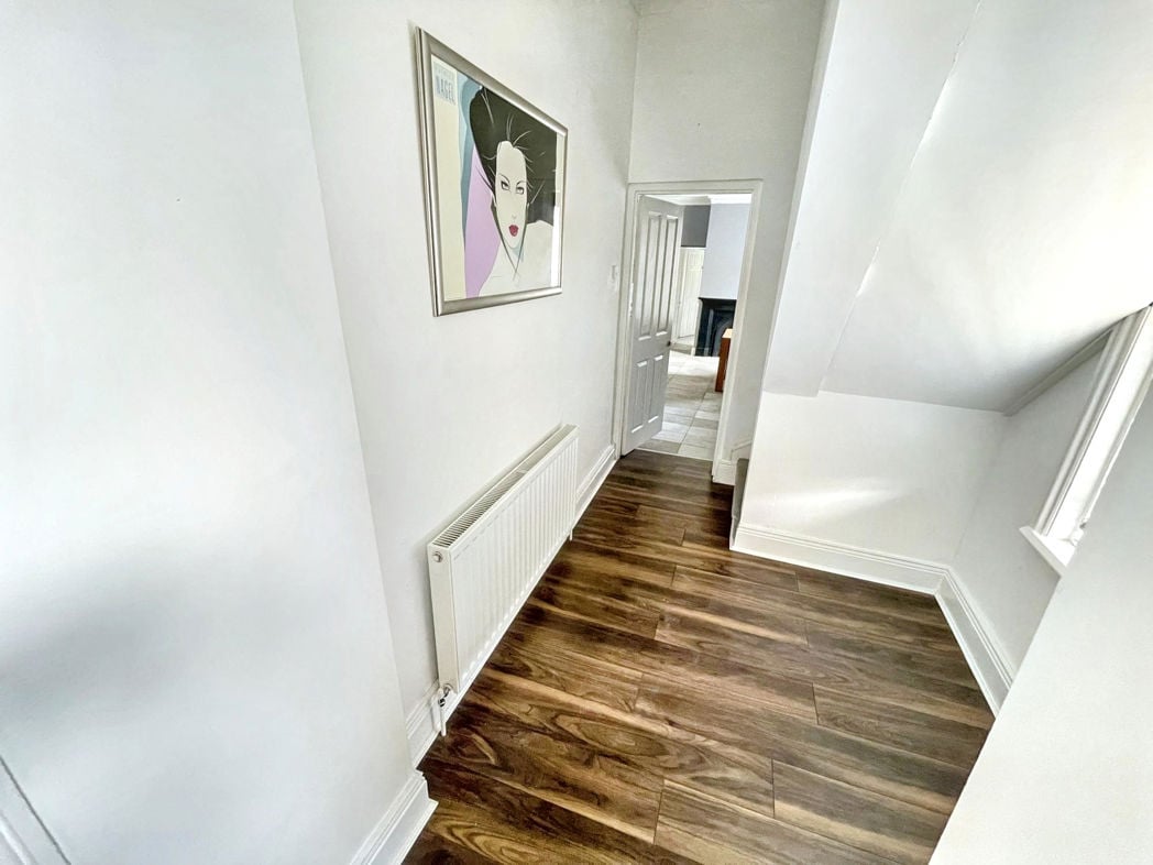 Property image 3 of 11