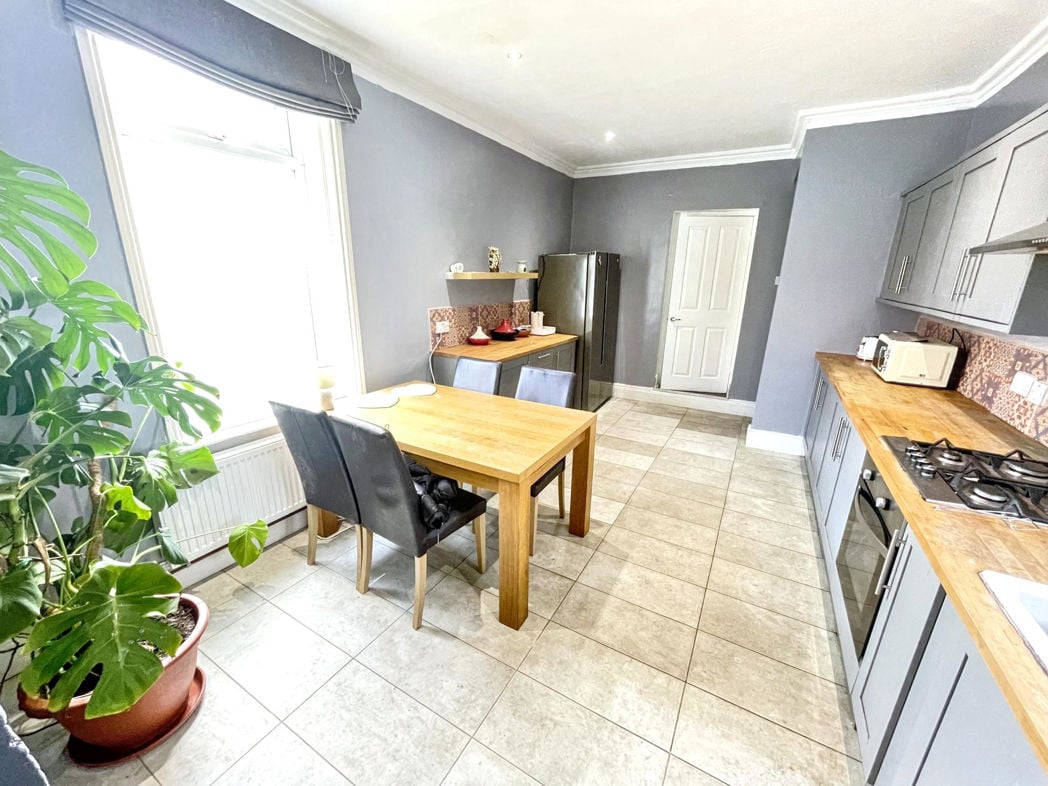 Property image 5 of 11