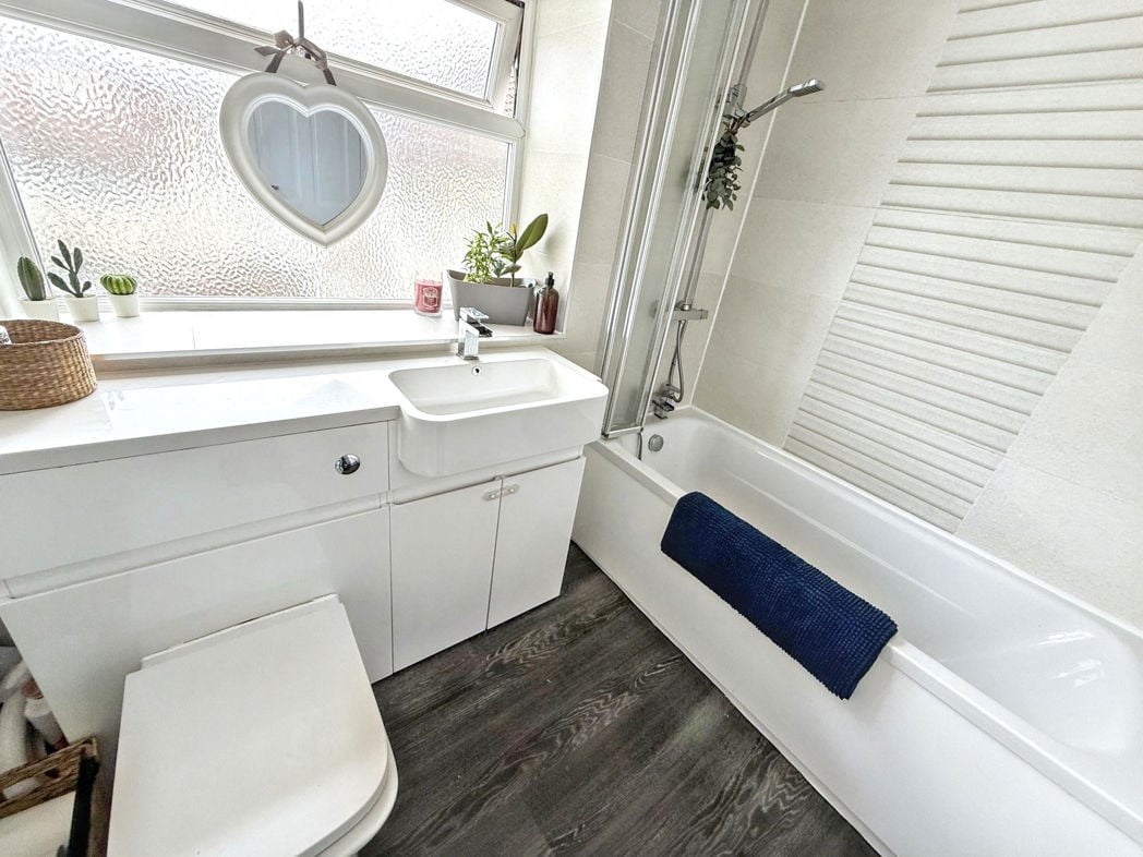 Property image 11 of 15