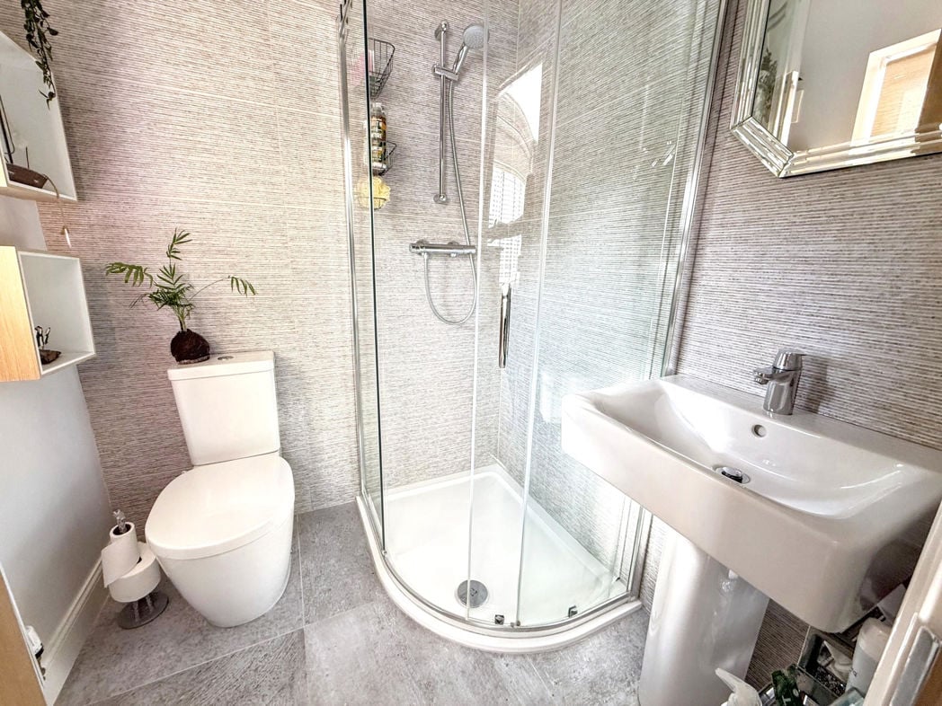 Property image 16 of 25