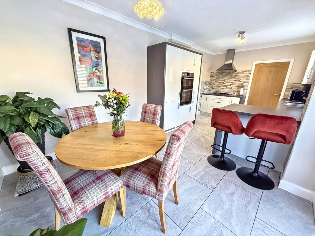 Property image 10 of 25