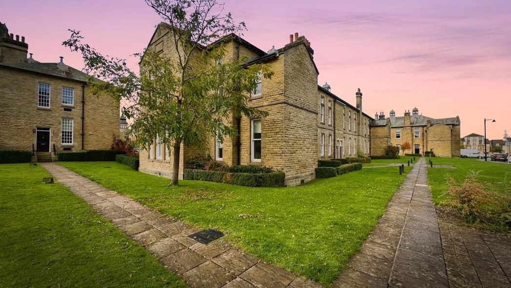 Property image 10 of 10