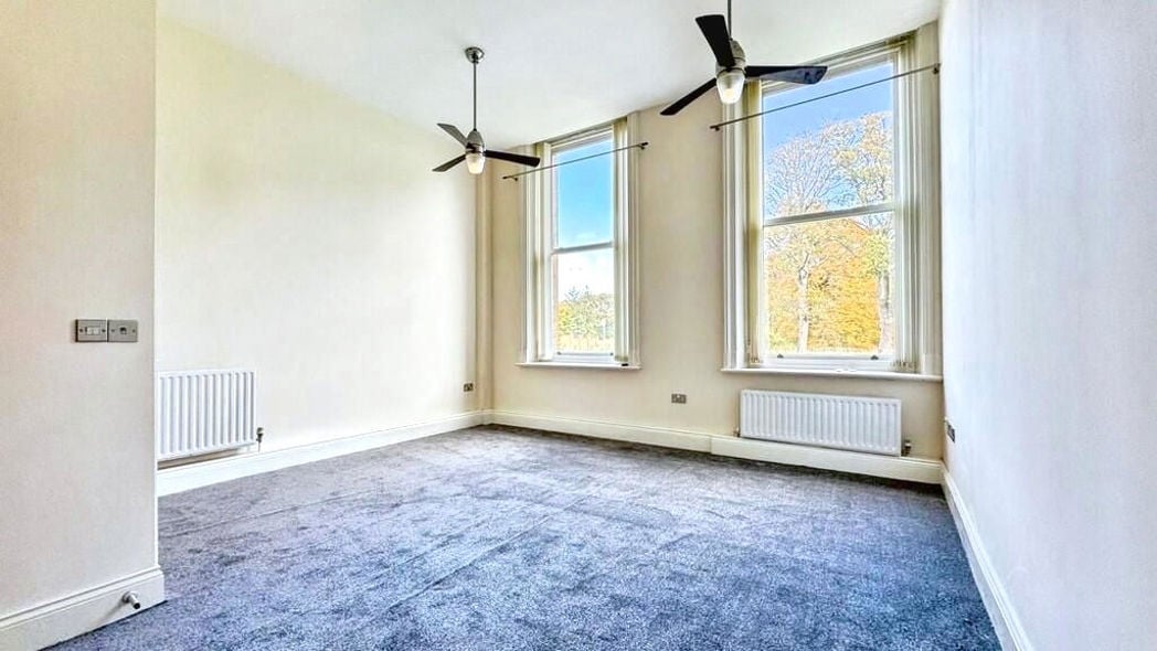 Property image 2 of 10