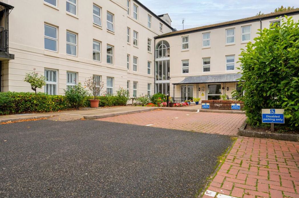 Property image 11 of 24