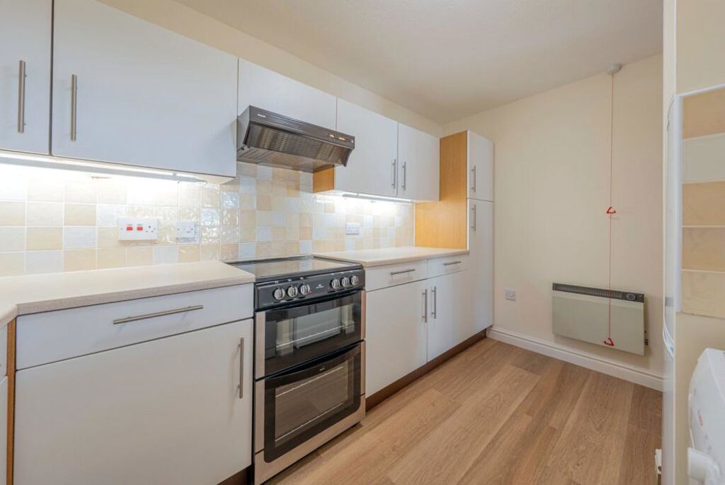 Property image 16 of 24
