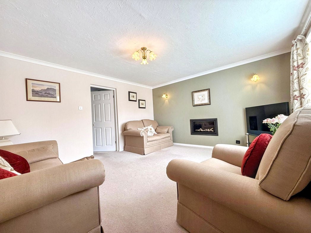 Property image 3 of 23
