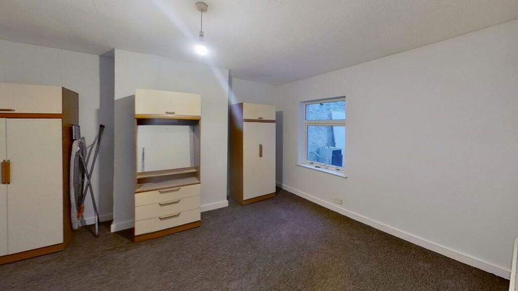 Property image 2 of 14