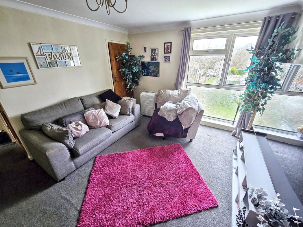 Property image 2 of 9