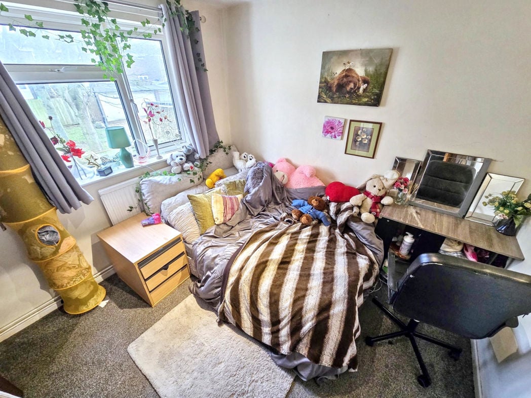 Property image 5 of 9