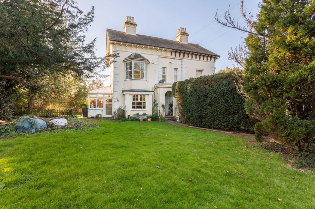Property image 1 of 28