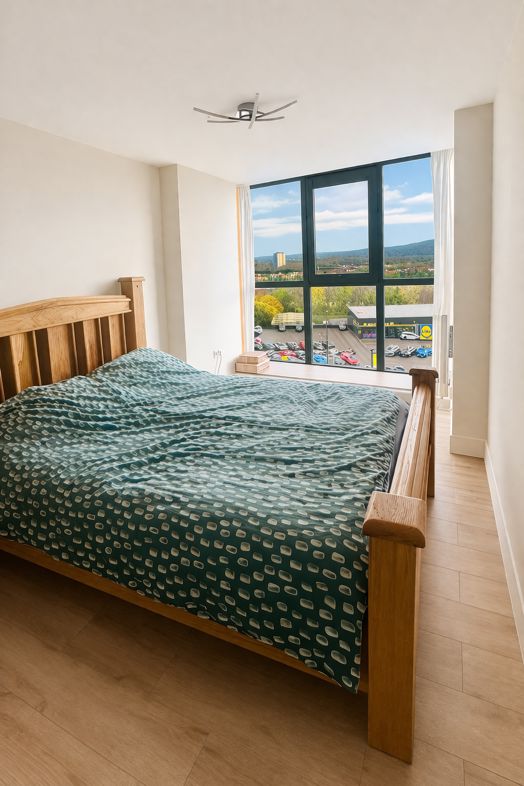Property image 10 of 13