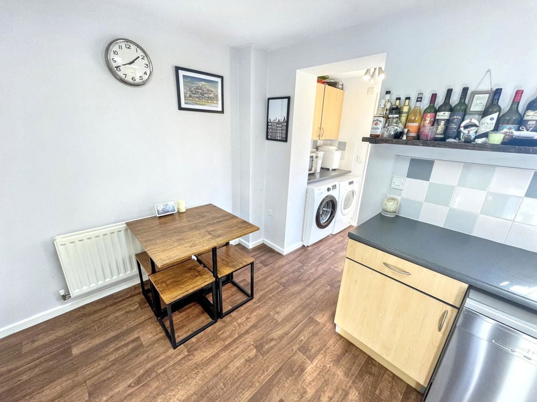 Property image 5 of 12