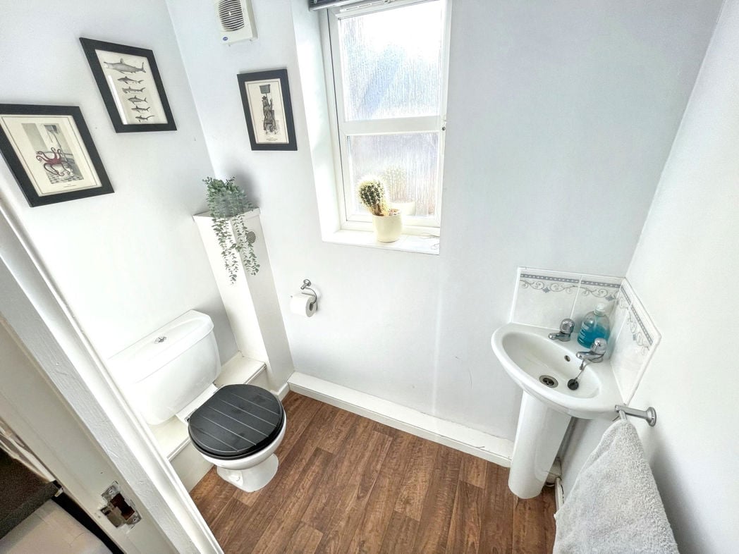 Property image 7 of 12