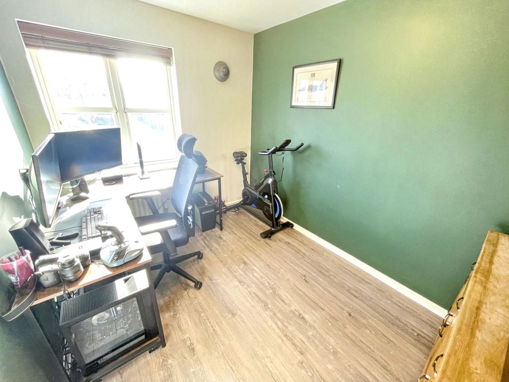 Property image 9 of 12