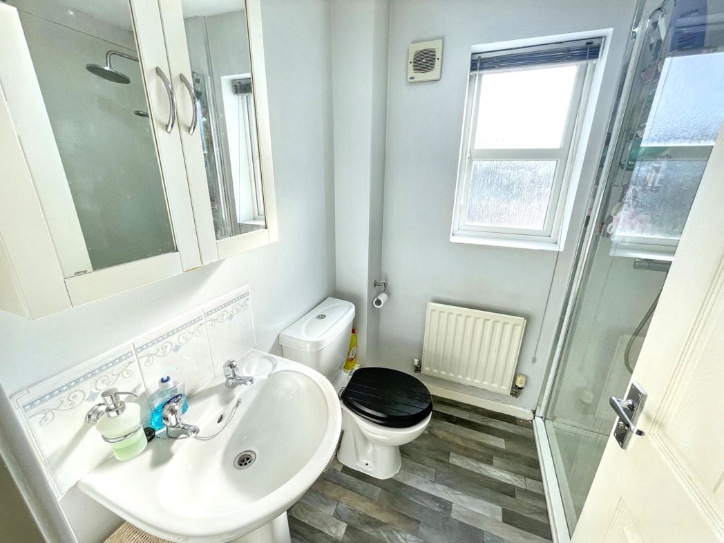 Property image 10 of 12