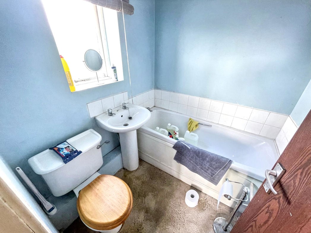 Property image 5 of 6