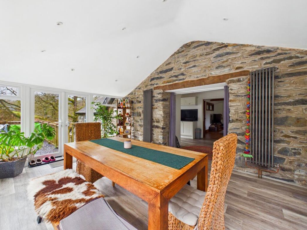 Property image 3 of 60