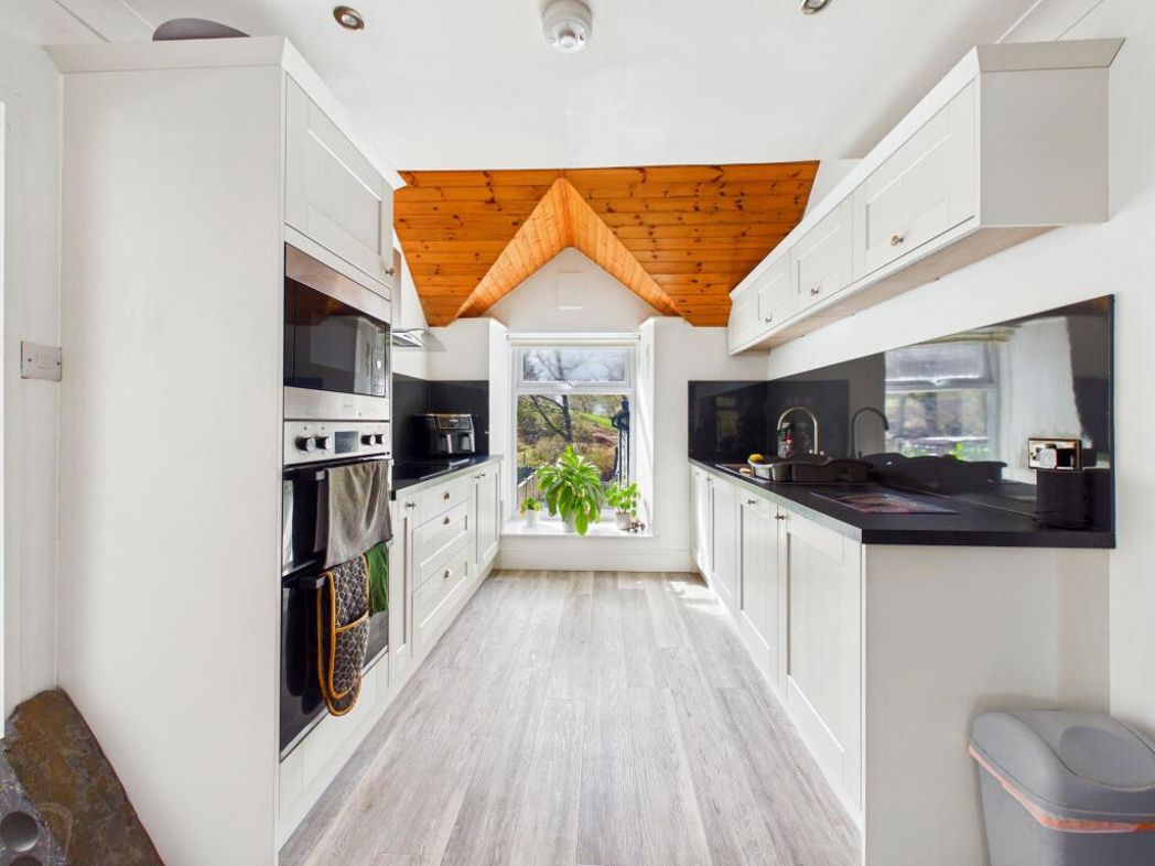 Property image 4 of 60