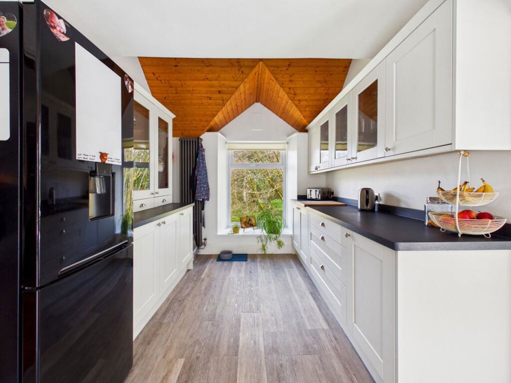 Property image 5 of 60