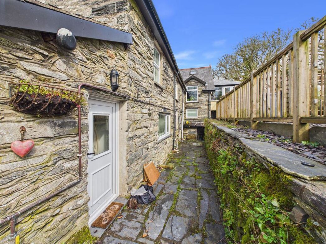 Property image 21 of 60