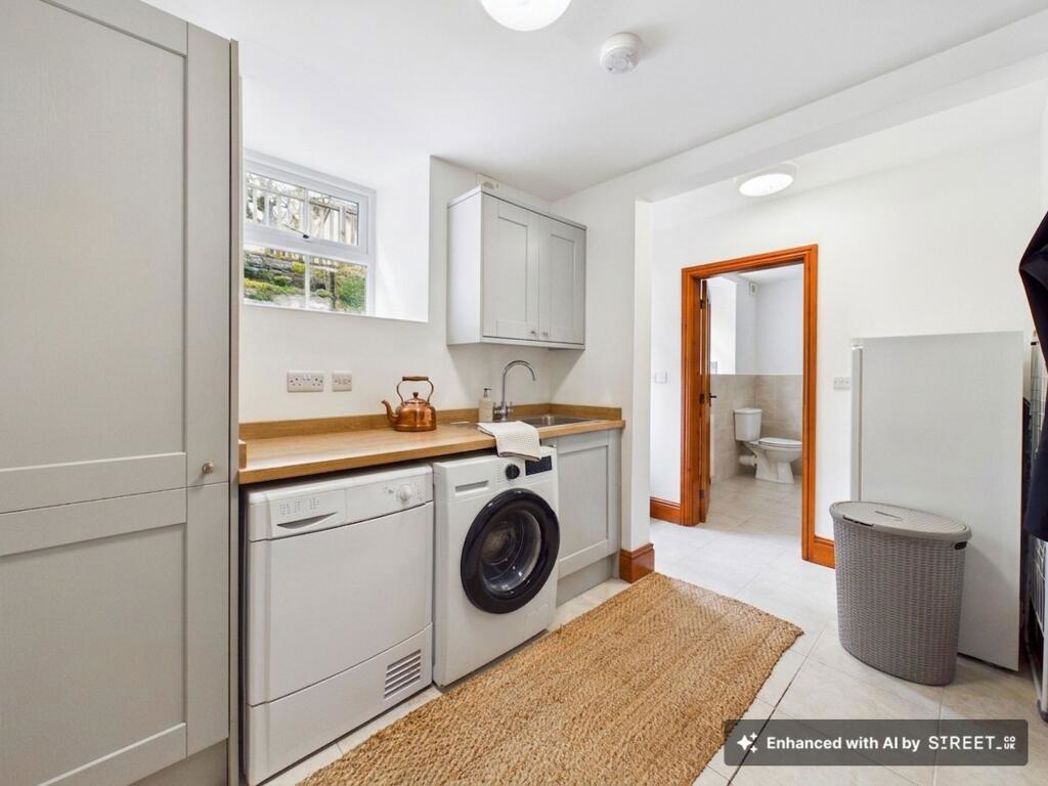 Property image 35 of 60