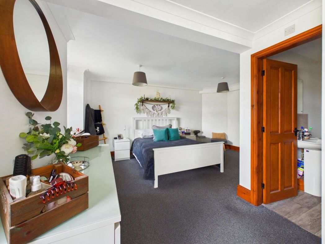 Property image 43 of 60