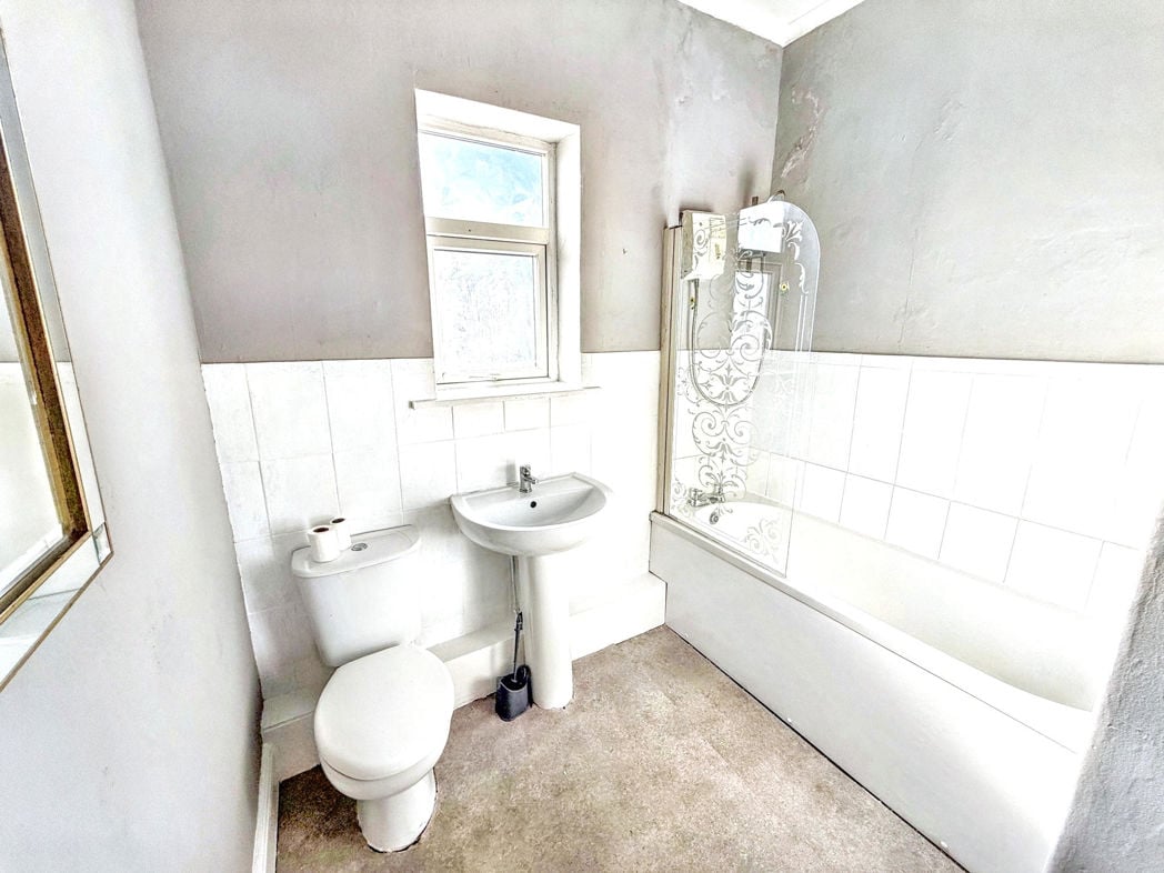 Property image 11 of 14