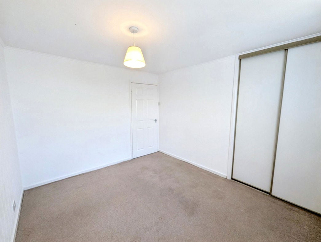 Property image 11 of 17