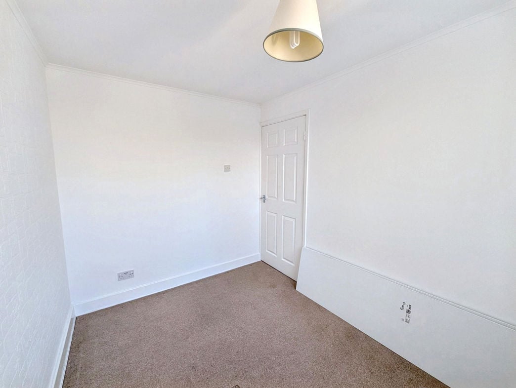Property image 14 of 17
