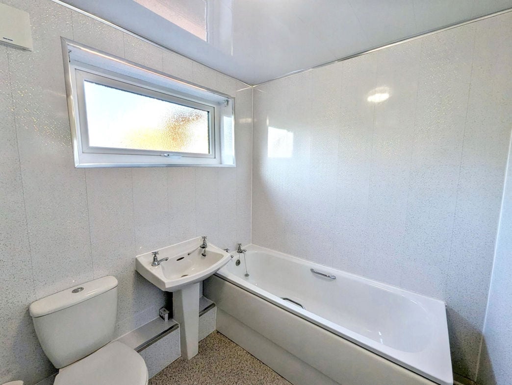 Property image 15 of 17