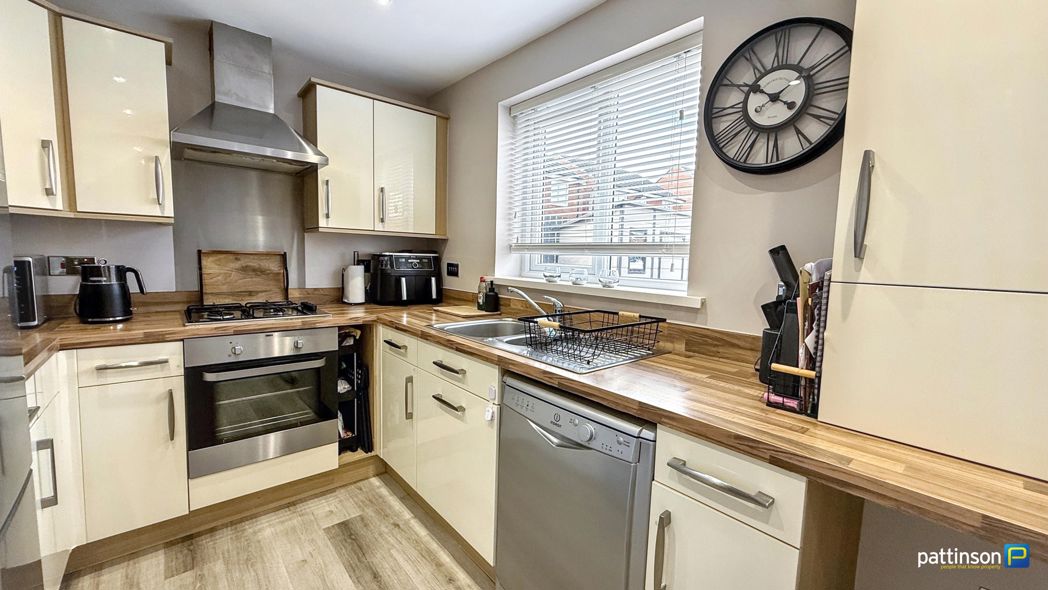 Property image 3 of 31