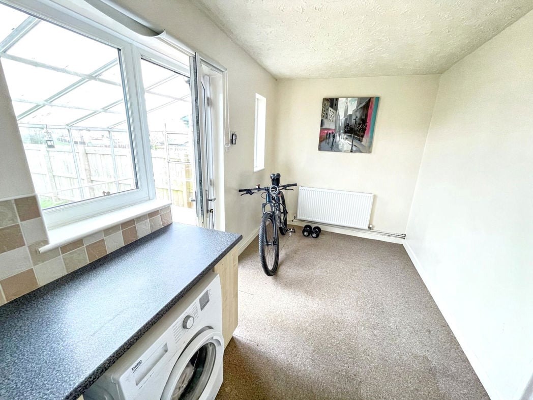 Property image 4 of 11