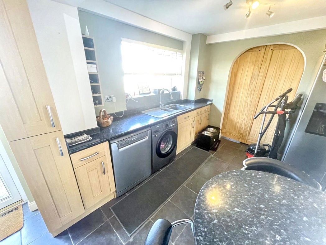 Property image 4 of 13