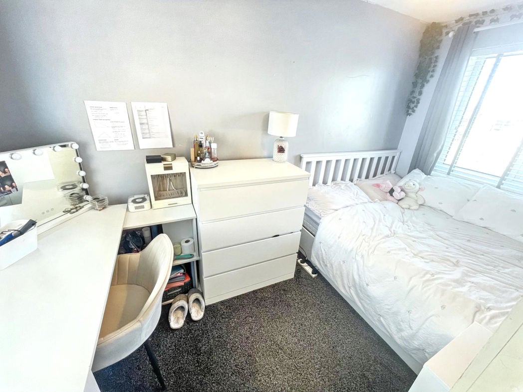 Property image 11 of 13