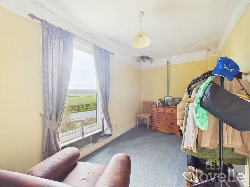 Property image 5 of 18