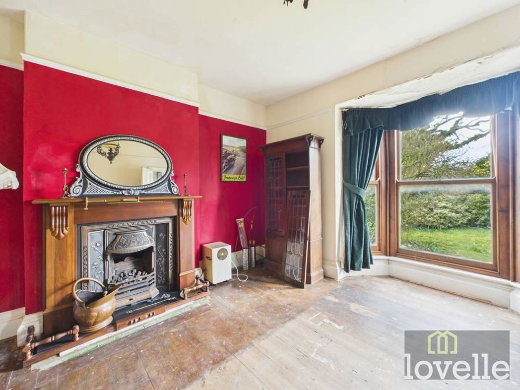 Property image 3 of 18