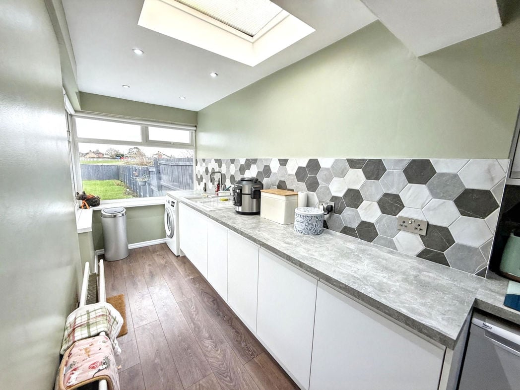 Property image 8 of 16