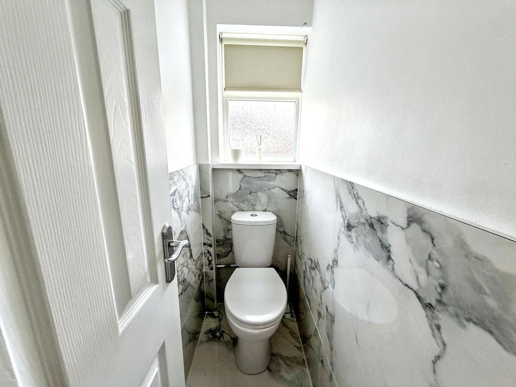 Property image 11 of 16